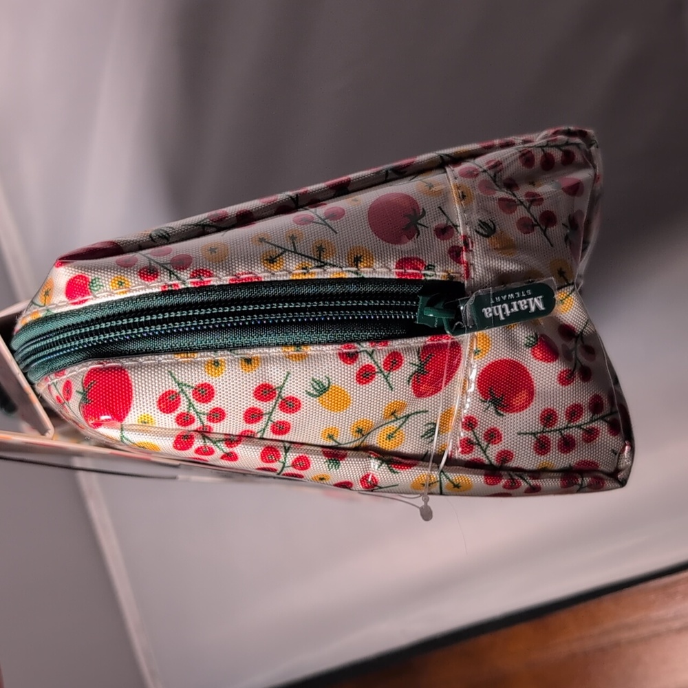 Martha Stewart PVC Wrapped Wedge Waterproof Toiletry Travel Bag Tomato Print - Picture 4 of 8